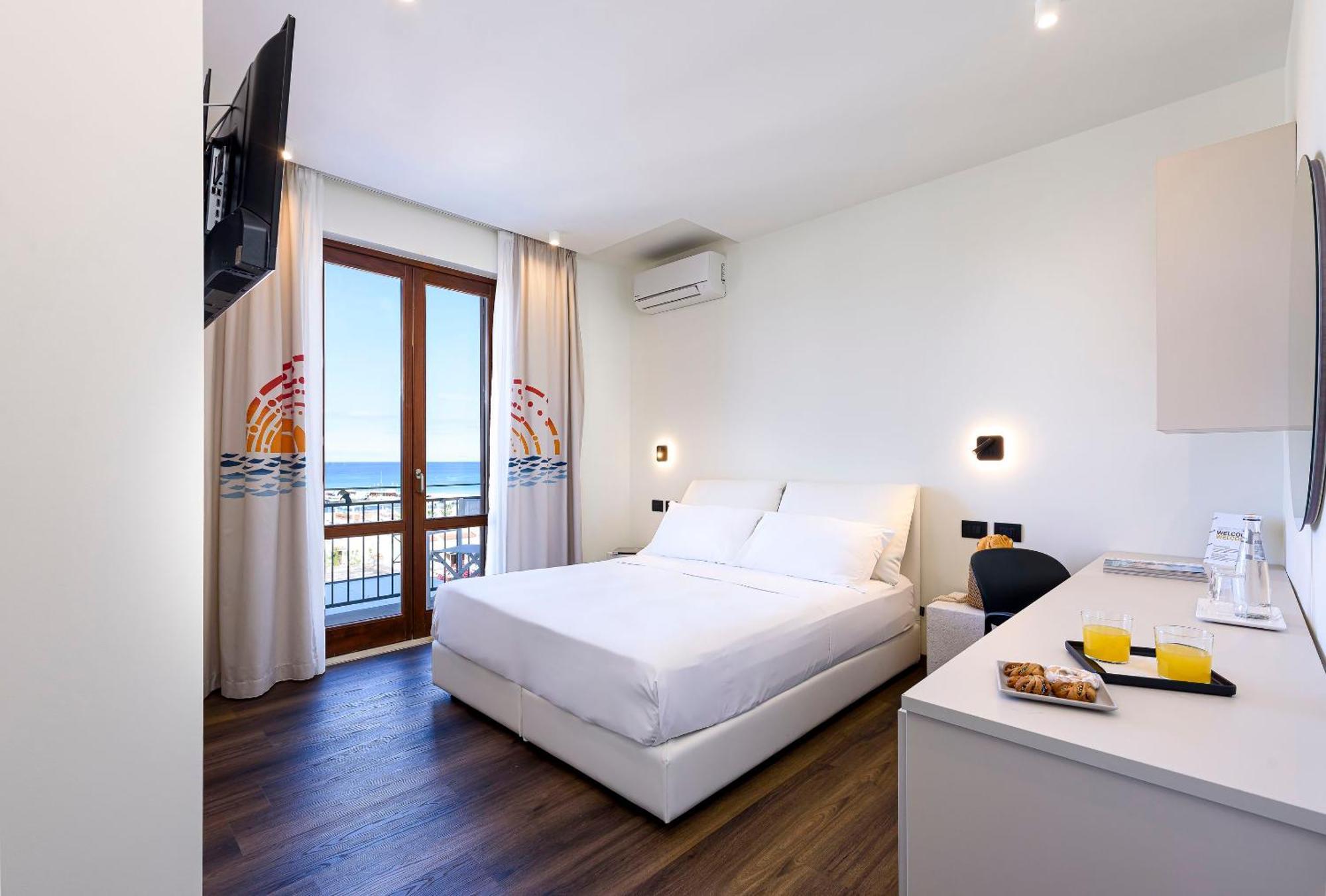 Albergo Auralba ซานวิโต โลคาโป ภายนอก รูปภาพ